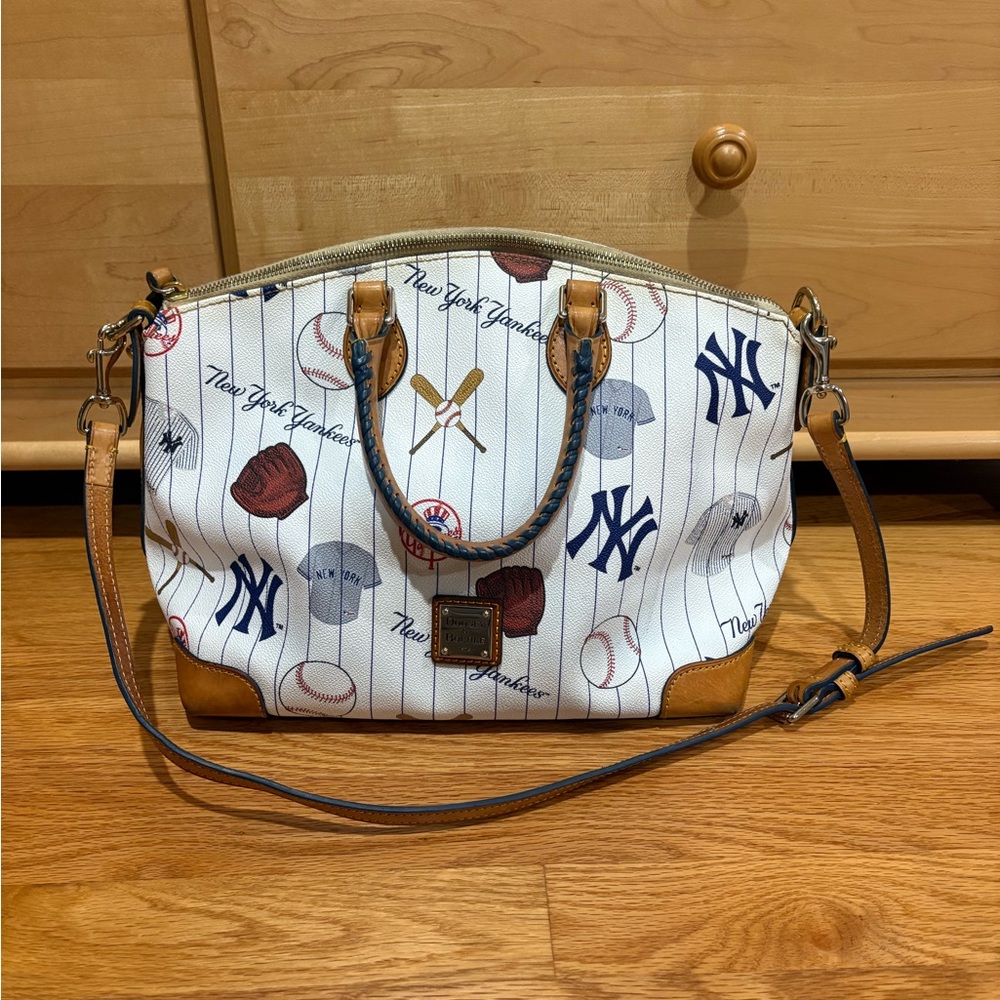 Dooney and Bourke New York Yankees Satchel Bag w crossbody strap